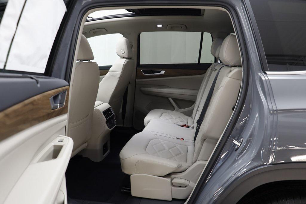 new 2025 Volkswagen Atlas car, priced at $41,136