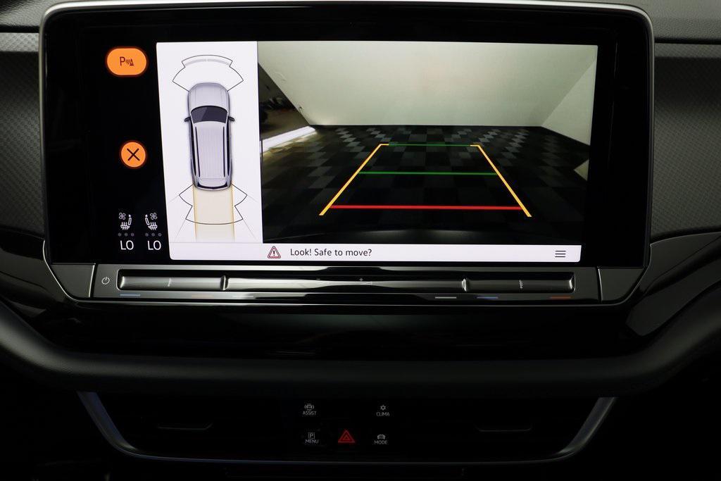 new 2025 Volkswagen Atlas car, priced at $45,751