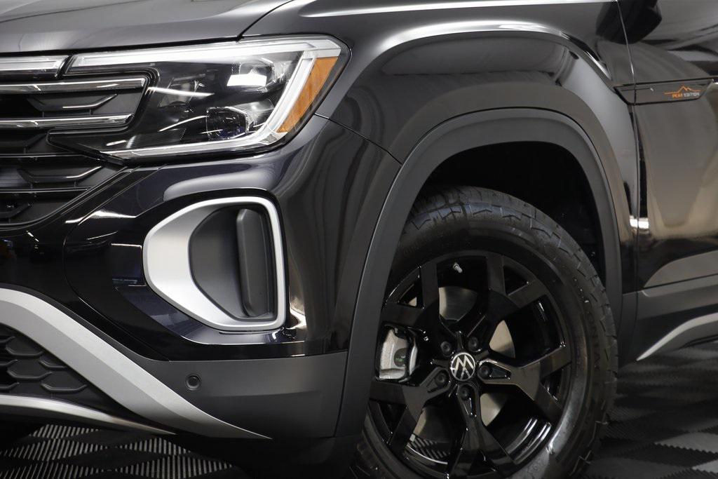new 2025 Volkswagen Atlas car, priced at $45,751