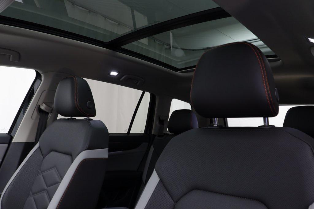 new 2025 Volkswagen Atlas car, priced at $45,751