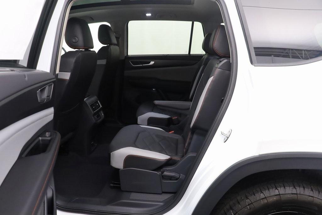 new 2024 Volkswagen Atlas car, priced at $49,973