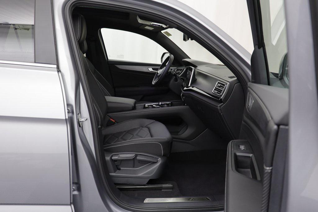 new 2025 Volkswagen Atlas Cross Sport car, priced at $43,654