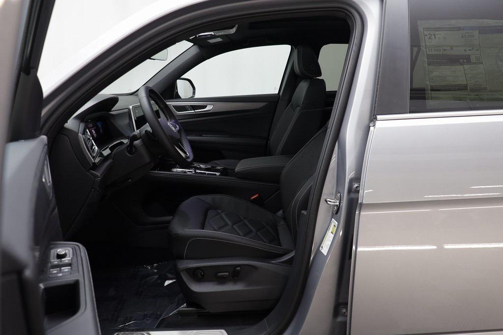 new 2025 Volkswagen Atlas Cross Sport car, priced at $43,654