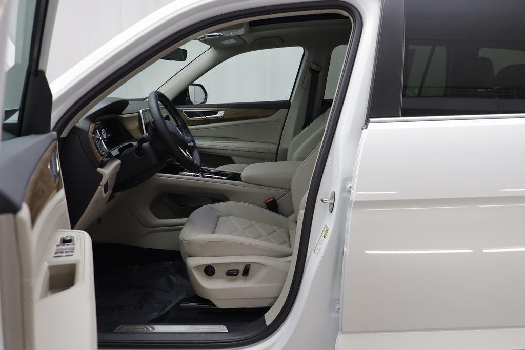 new 2026 Volkswagen Atlas car, priced at $46,308