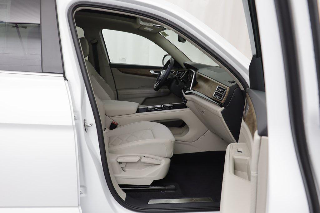 new 2026 Volkswagen Atlas car, priced at $46,308