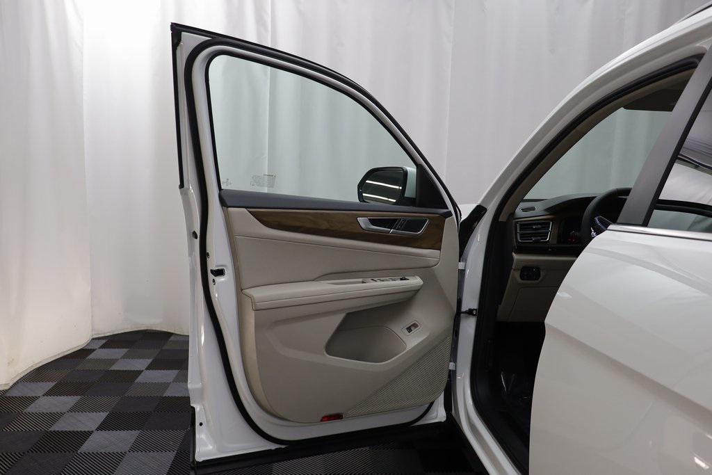 new 2026 Volkswagen Atlas car, priced at $46,308