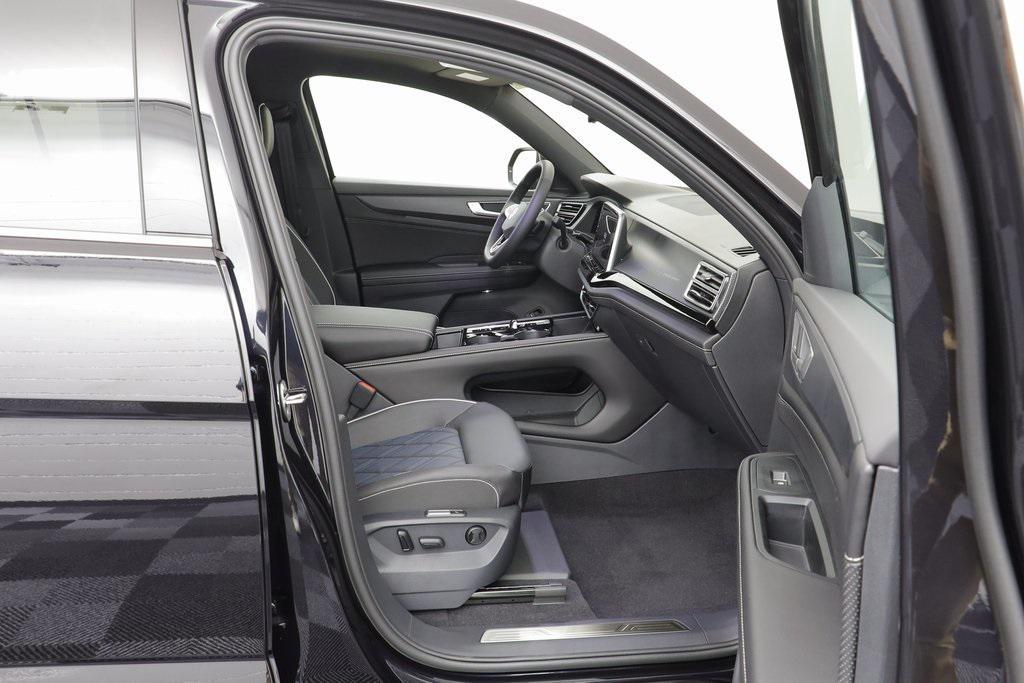 new 2026 Volkswagen Atlas Cross Sport car, priced at $53,248