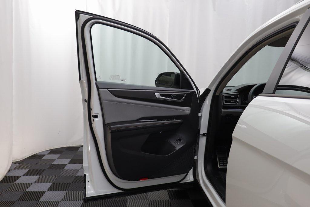 used 2025 Volkswagen Atlas car, priced at $37,141