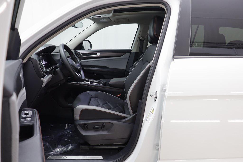 used 2025 Volkswagen Atlas car, priced at $37,141