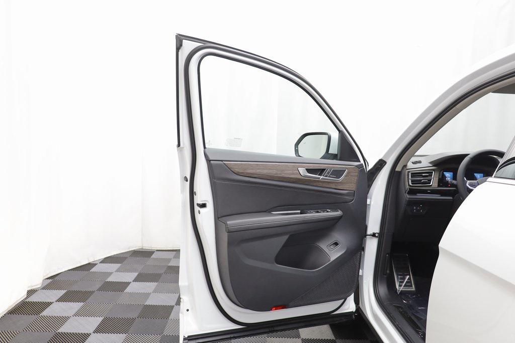 new 2026 Volkswagen Atlas car, priced at $53,979