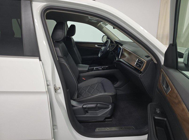 used 2024 Volkswagen Atlas car, priced at $34,107
