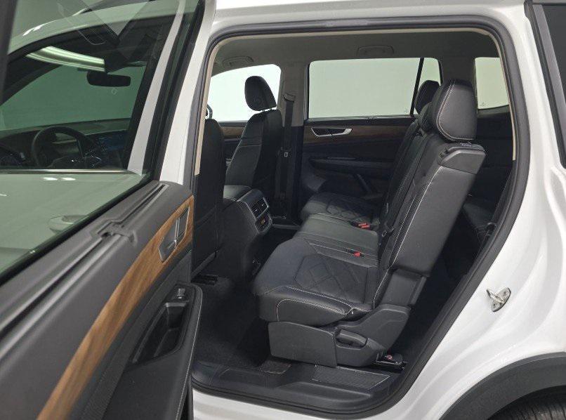 used 2024 Volkswagen Atlas car, priced at $34,107