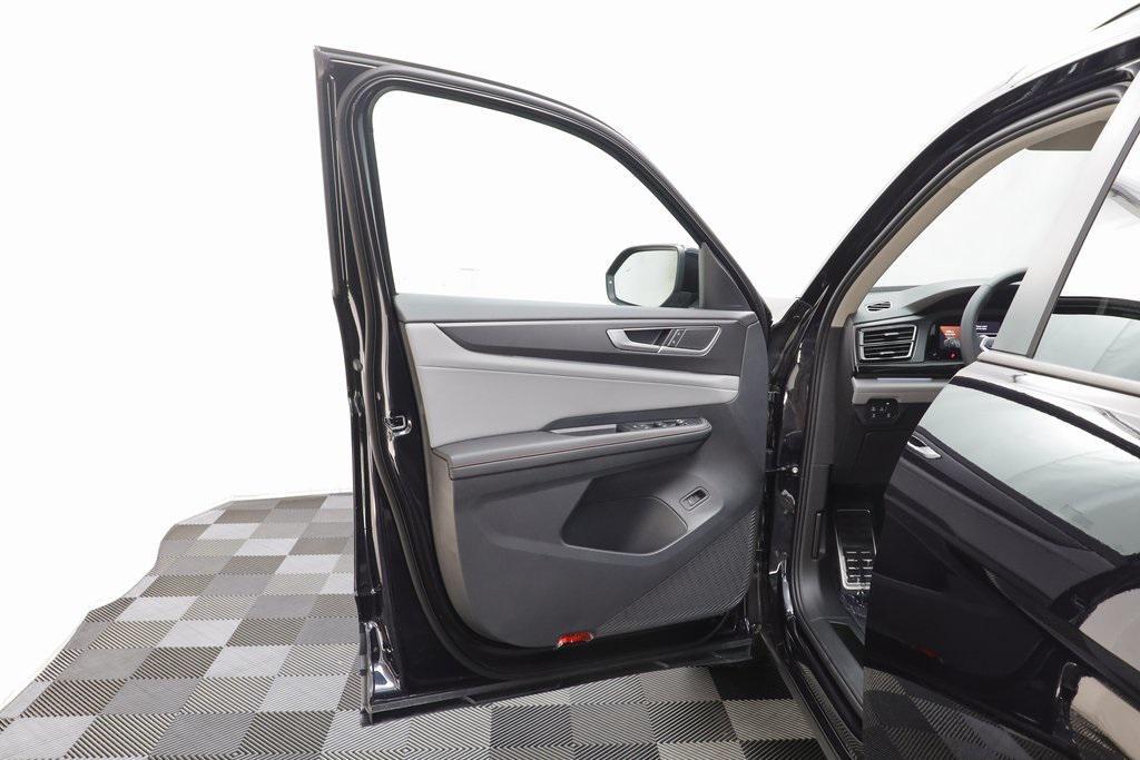 new 2026 Volkswagen Atlas car, priced at $47,188