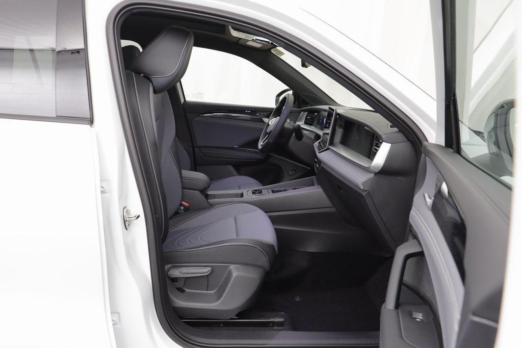 new 2025 Volkswagen Tiguan car, priced at $36,235