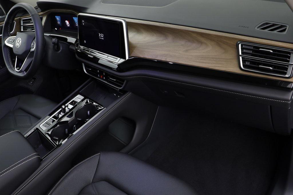 new 2025 Volkswagen Atlas car, priced at $44,815