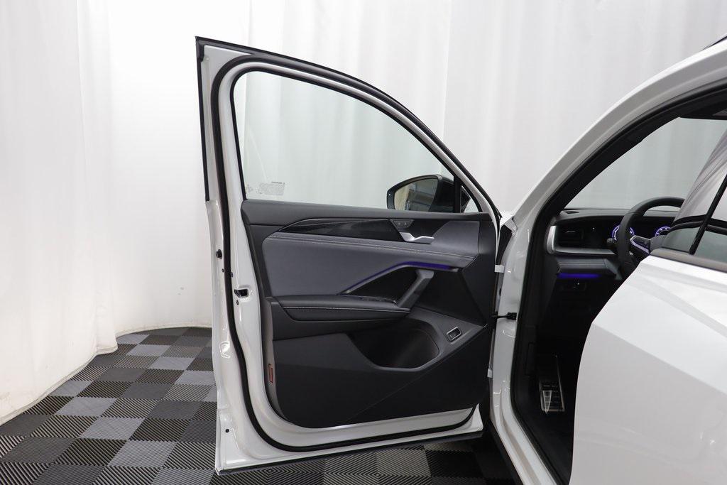 new 2025 Volkswagen Tiguan car, priced at $36,130