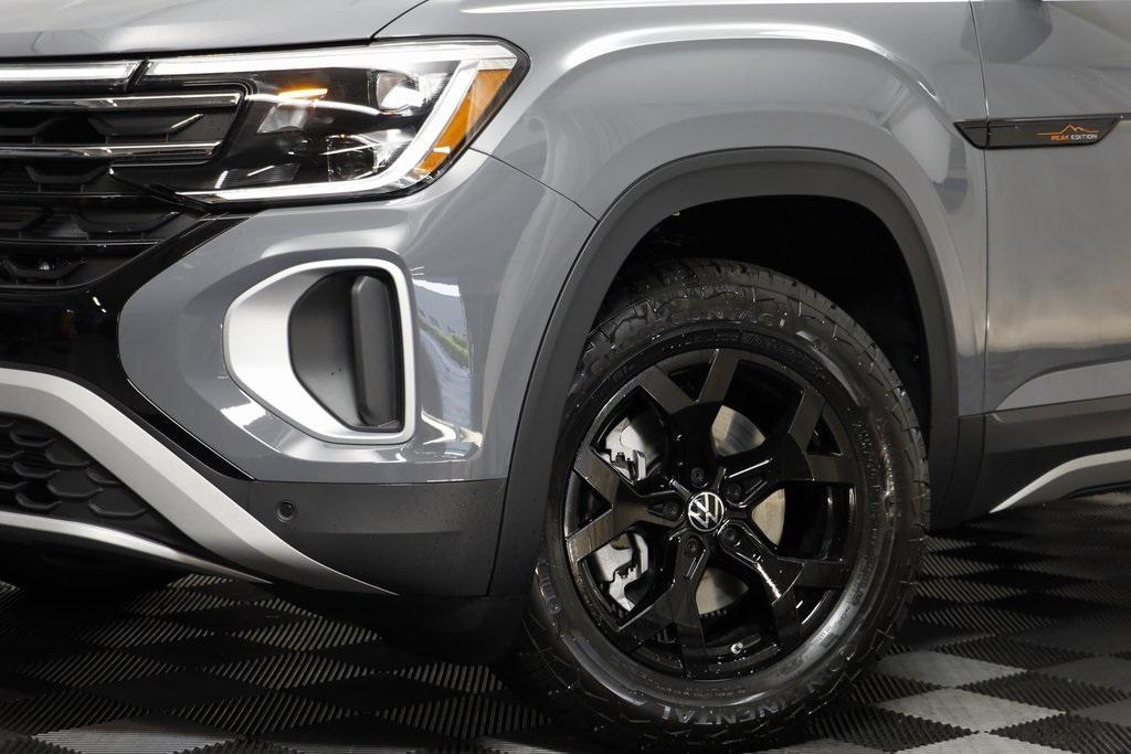 new 2025 Volkswagen Atlas car, priced at $45,511