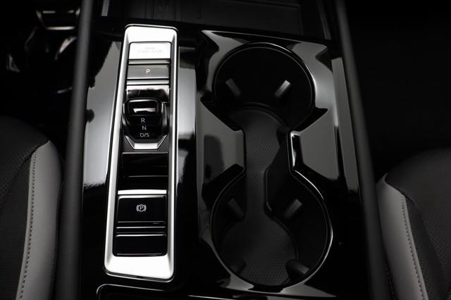 new 2025 Volkswagen Atlas car, priced at $46,014