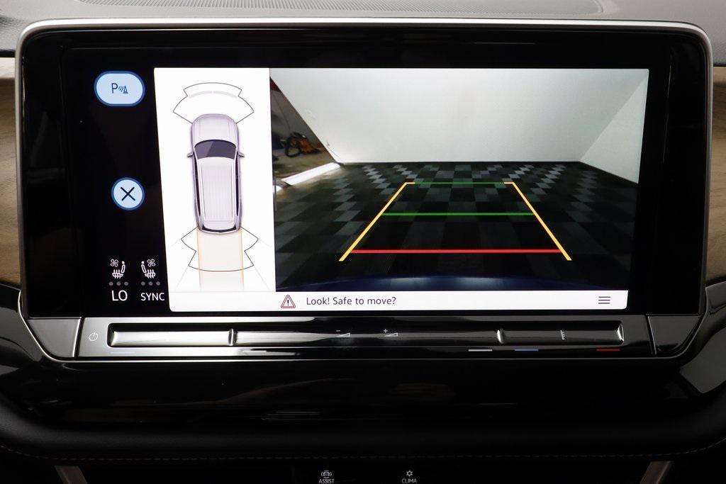 new 2026 Volkswagen Atlas car, priced at $45,351