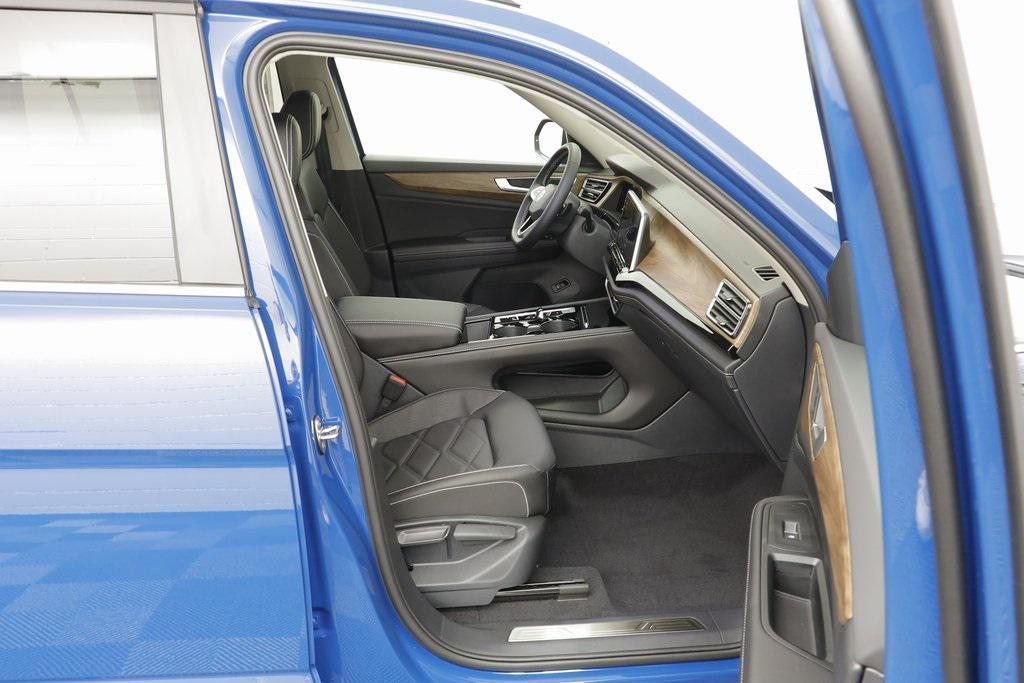 new 2026 Volkswagen Atlas car, priced at $45,351