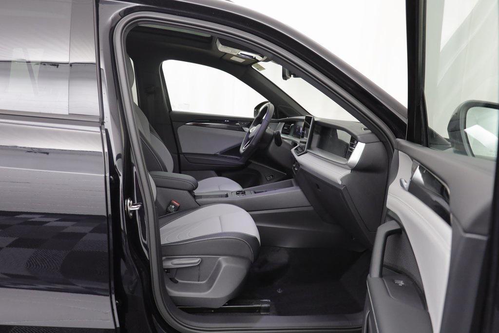 new 2025 Volkswagen Tiguan car, priced at $35,554