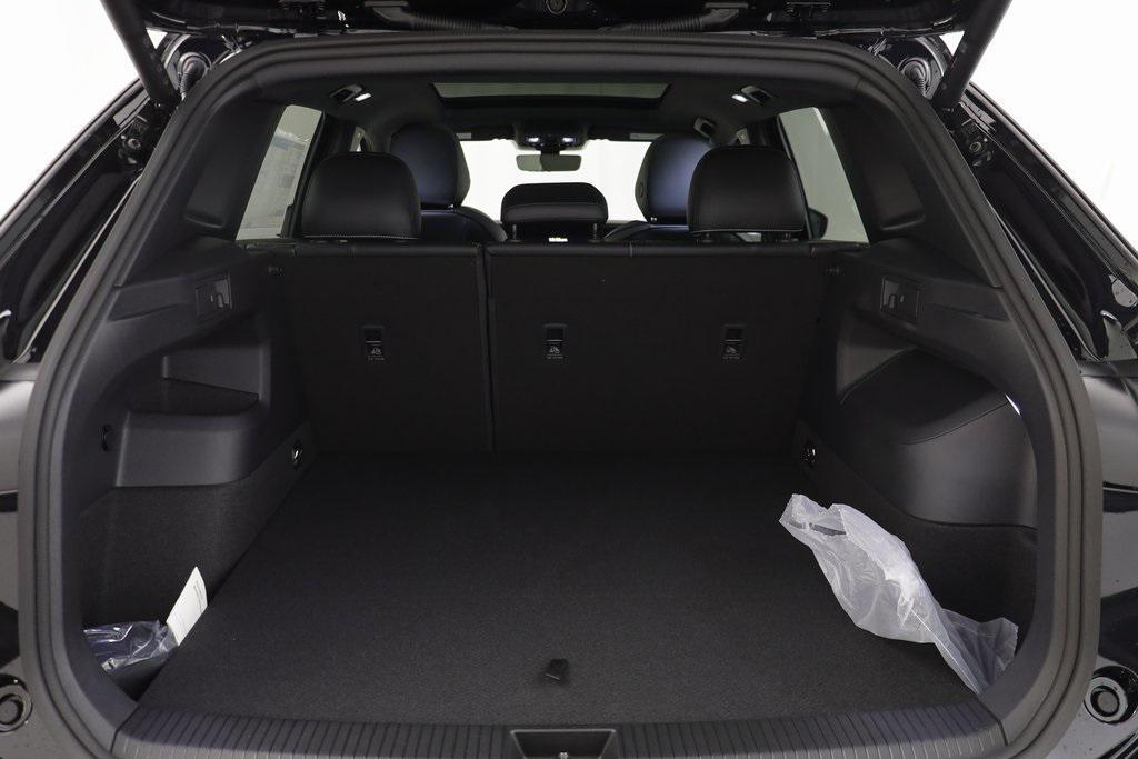 new 2025 Volkswagen Tiguan car, priced at $35,554