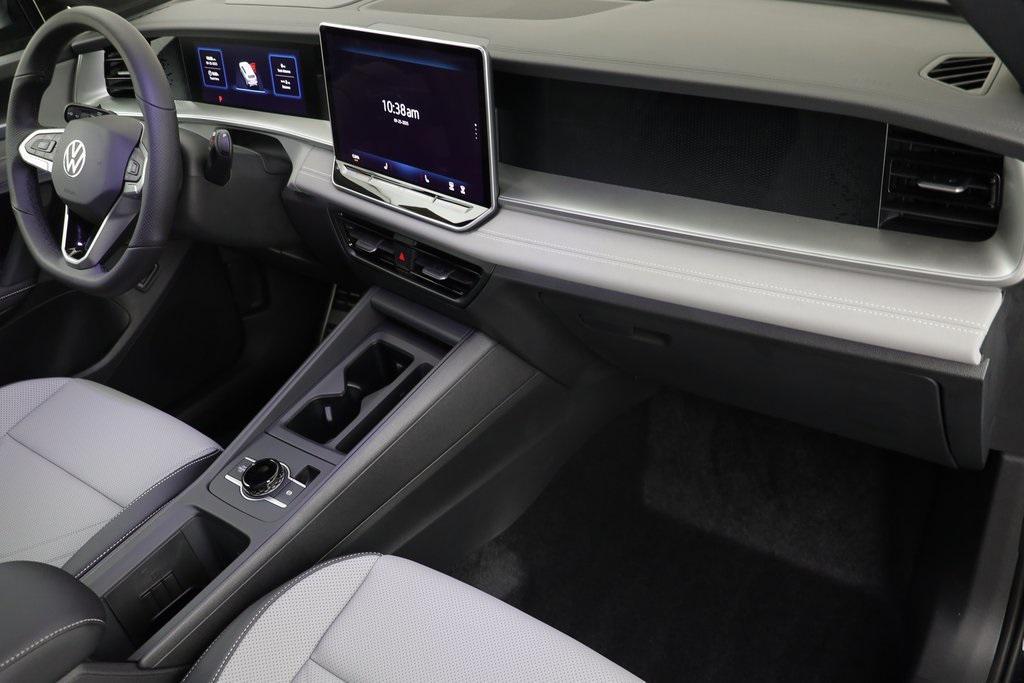 new 2025 Volkswagen Tiguan car, priced at $35,554