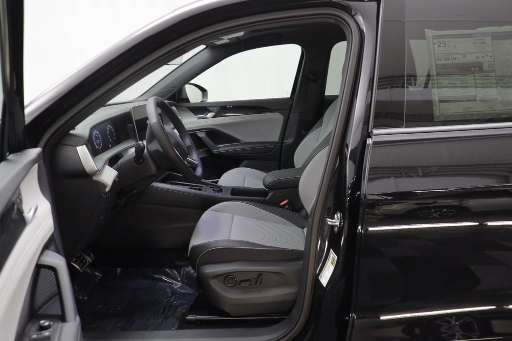 new 2025 Volkswagen Tiguan car, priced at $35,554