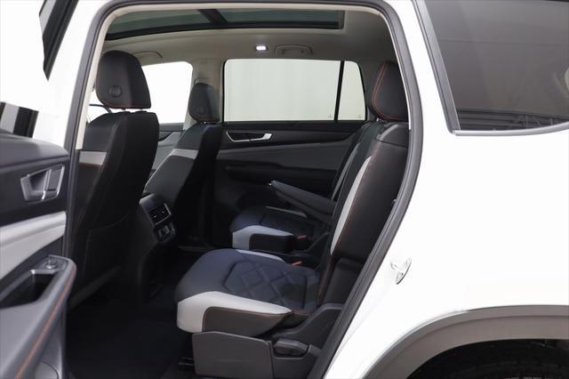 new 2025 Volkswagen Atlas car, priced at $46,677