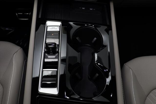 new 2025 Volkswagen Atlas car, priced at $53,348