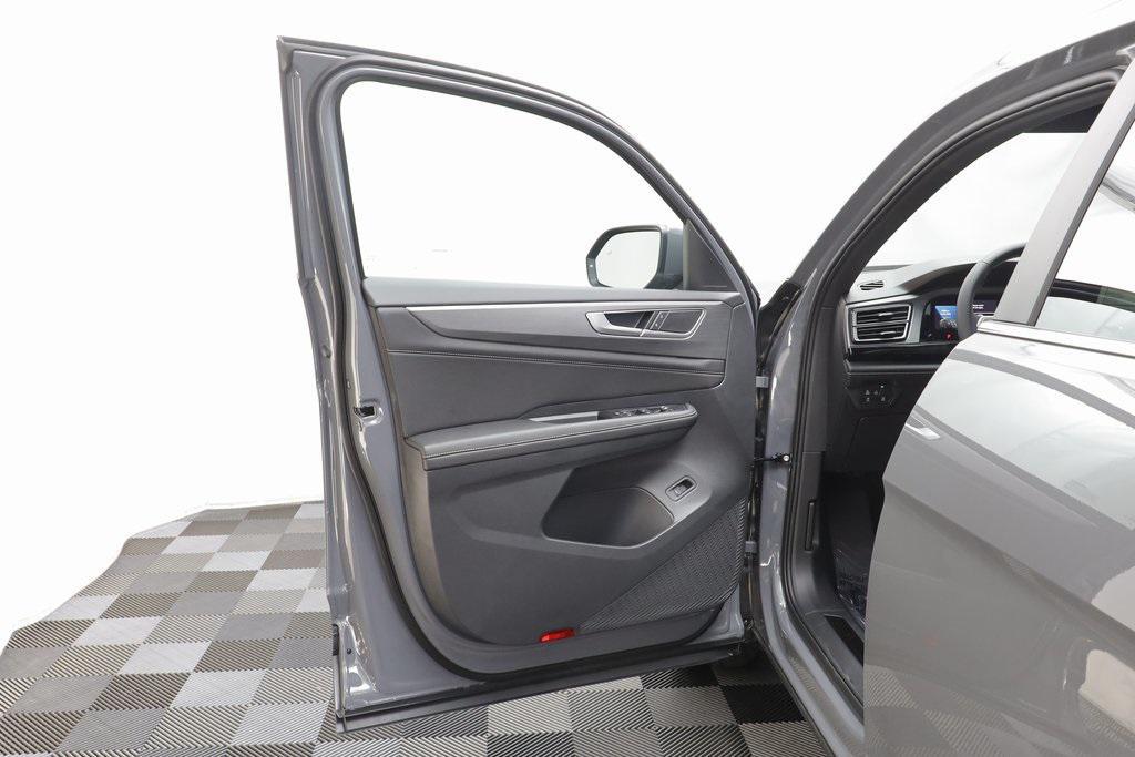 new 2026 Volkswagen Atlas Cross Sport car, priced at $46,538