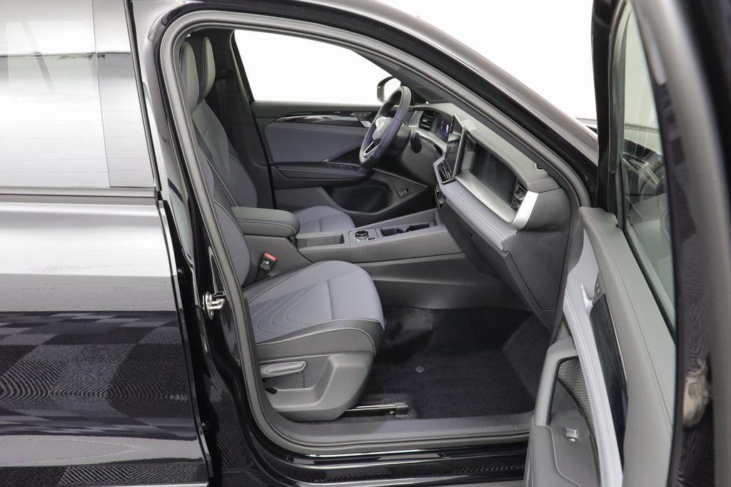 new 2025 Volkswagen Tiguan car, priced at $35,798