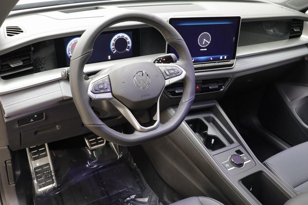 new 2025 Volkswagen Tiguan car, priced at $35,798