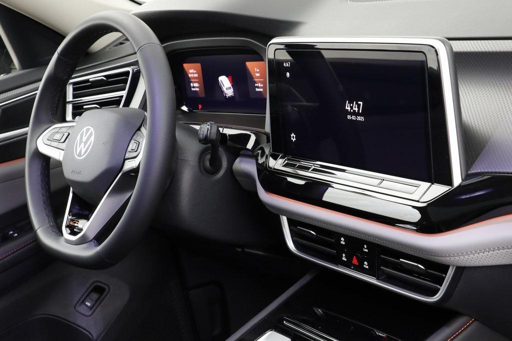 new 2025 Volkswagen Atlas car, priced at $41,514