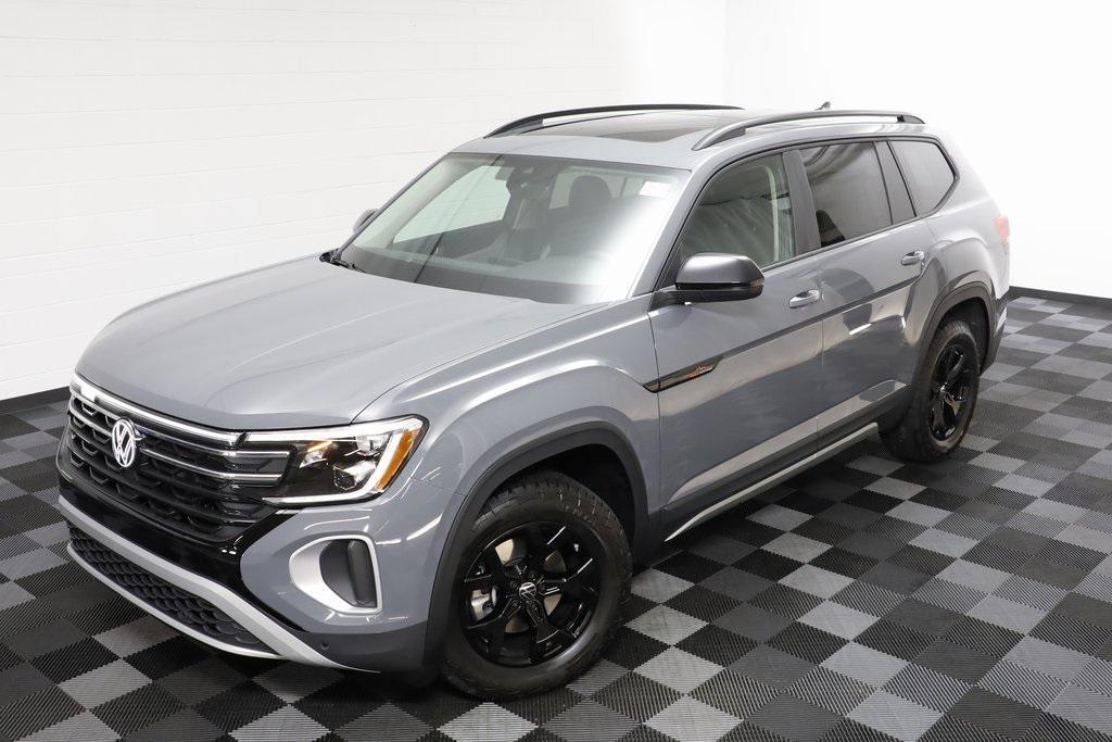 new 2025 Volkswagen Atlas car, priced at $41,514