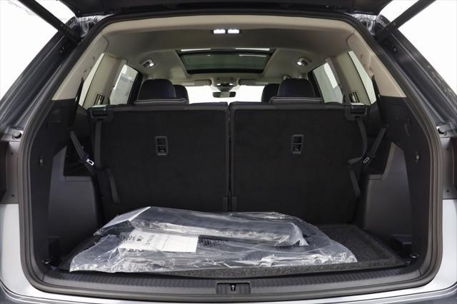 new 2025 Volkswagen Atlas car, priced at $52,009
