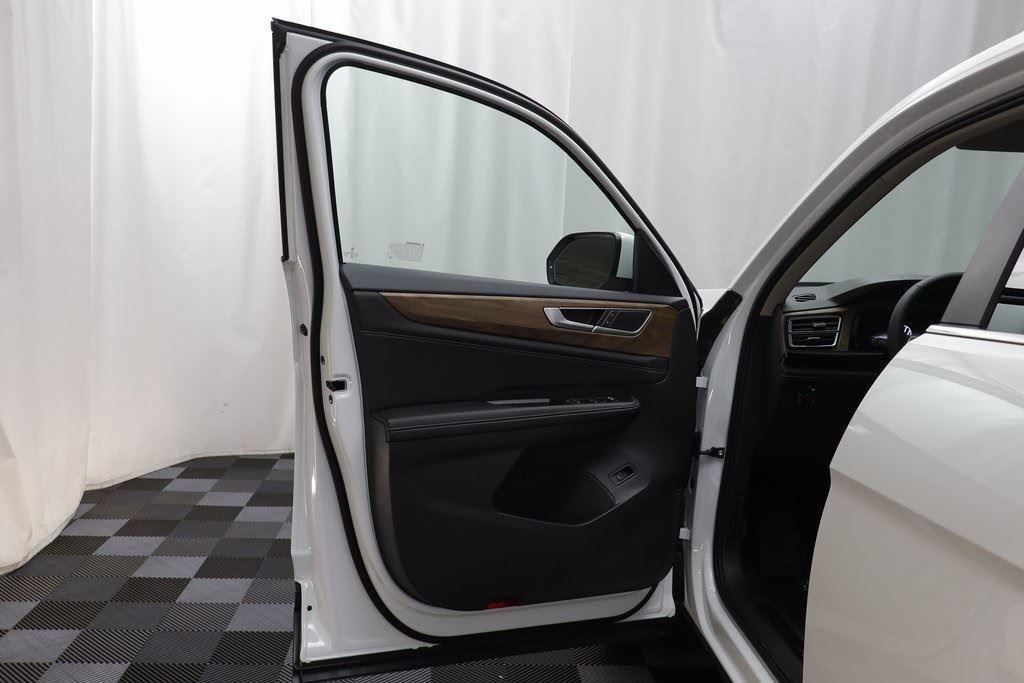 new 2026 Volkswagen Atlas car, priced at $46,308