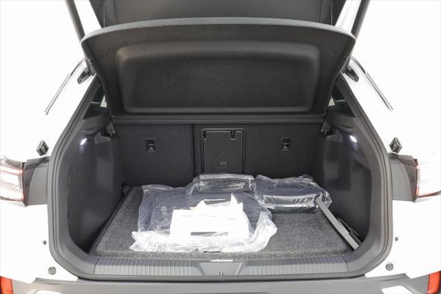 new 2025 Volkswagen ID.4 car, priced at $46,693