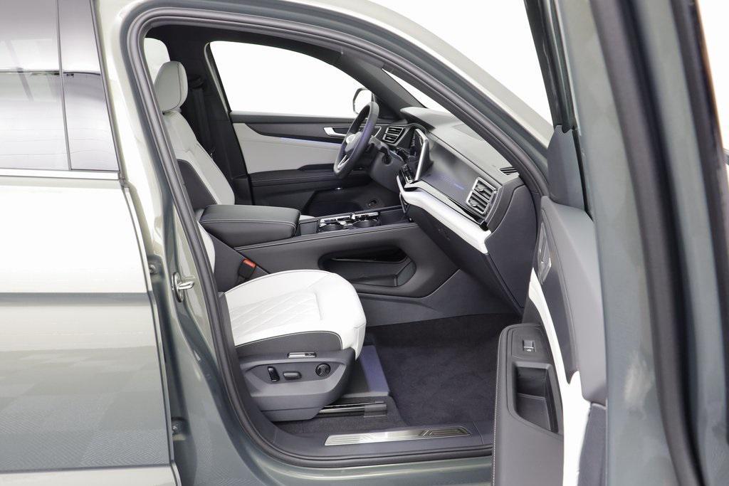 new 2025 Volkswagen Atlas Cross Sport car, priced at $50,832