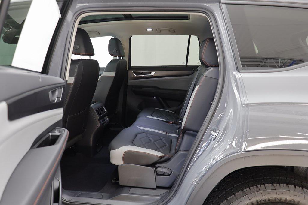 new 2025 Volkswagen Atlas car, priced at $41,514