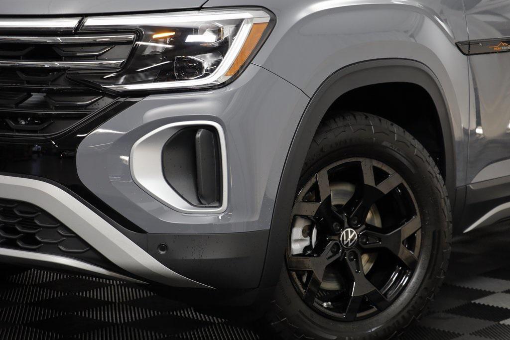 new 2025 Volkswagen Atlas car, priced at $41,514