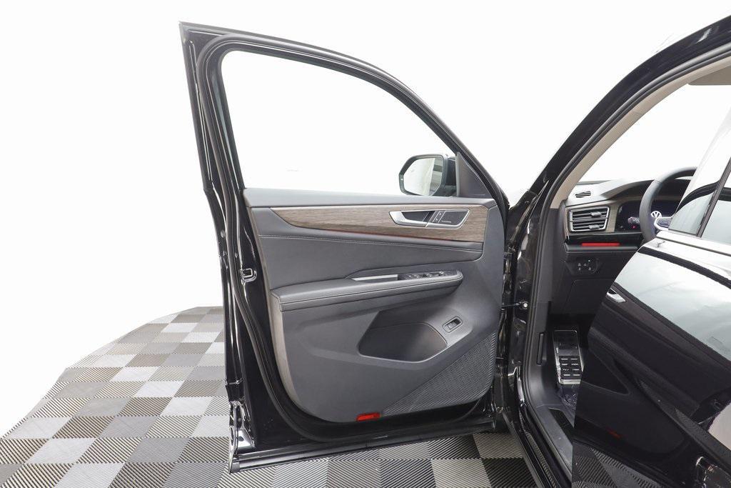 new 2026 Volkswagen Atlas car, priced at $53,205