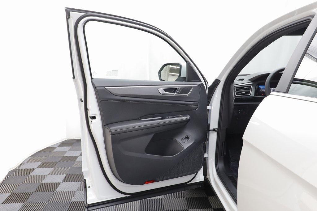 new 2026 Volkswagen Atlas Cross Sport car, priced at $46,343