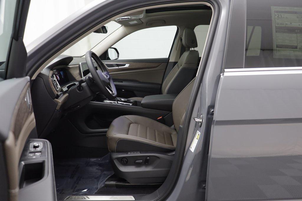 new 2026 Volkswagen Atlas car, priced at $48,738