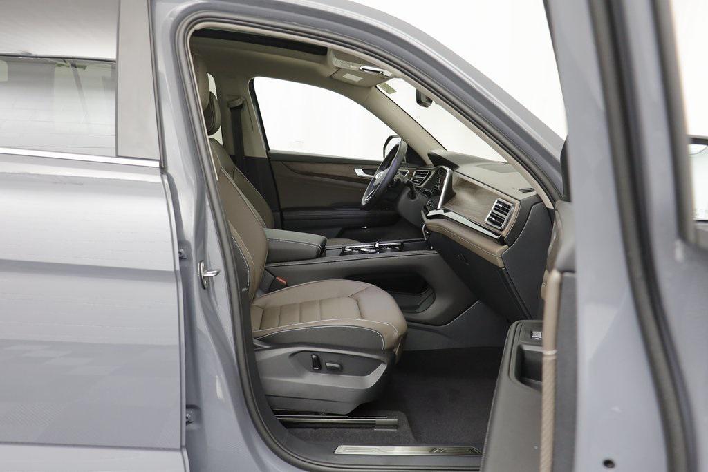 new 2026 Volkswagen Atlas car, priced at $48,738