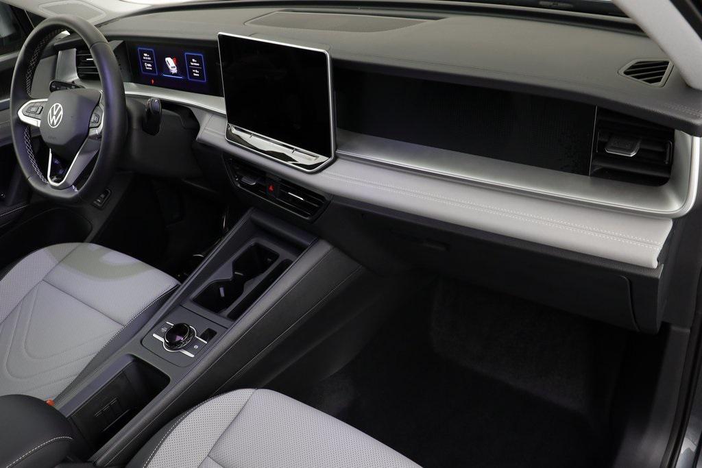 new 2025 Volkswagen Tiguan car, priced at $33,760