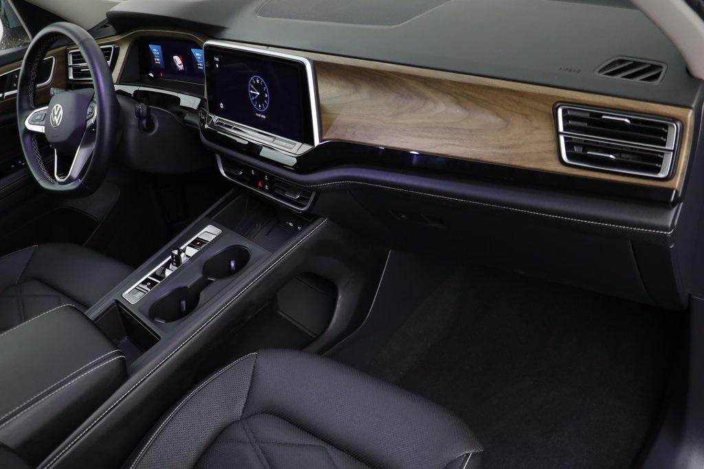 used 2025 Volkswagen Atlas car, priced at $35,191
