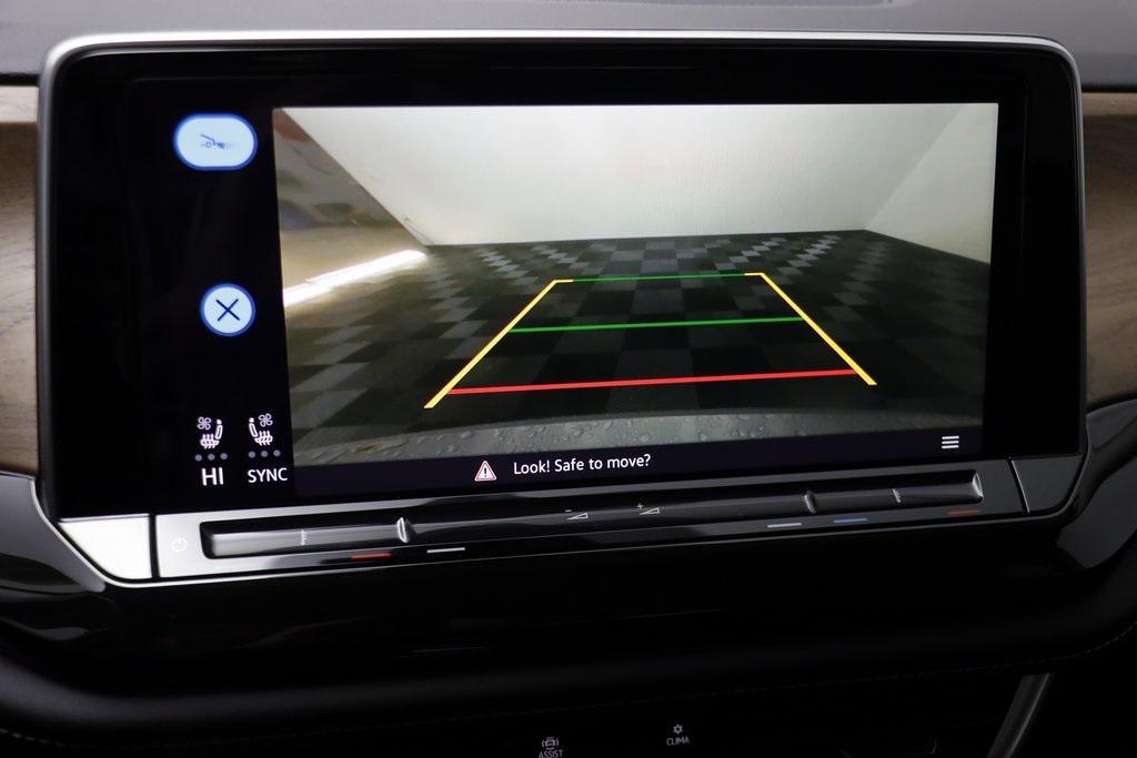 used 2025 Volkswagen Atlas car, priced at $35,191