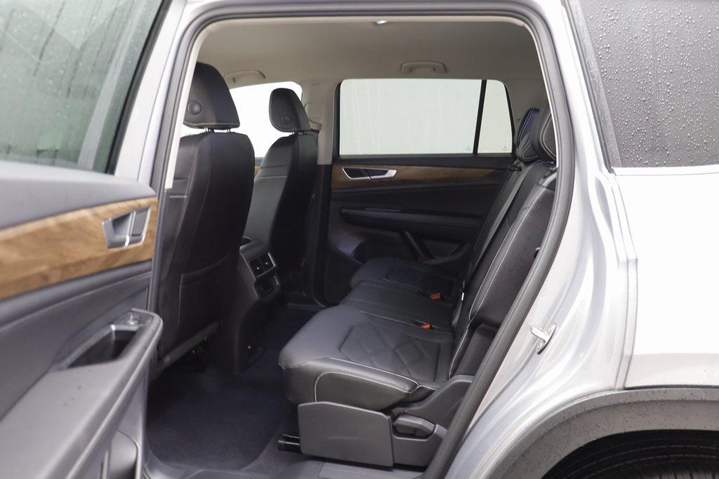 used 2025 Volkswagen Atlas car, priced at $35,191