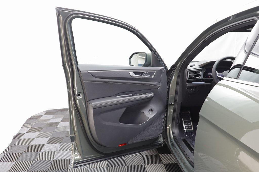 new 2026 Volkswagen Atlas Cross Sport car, priced at $53,248